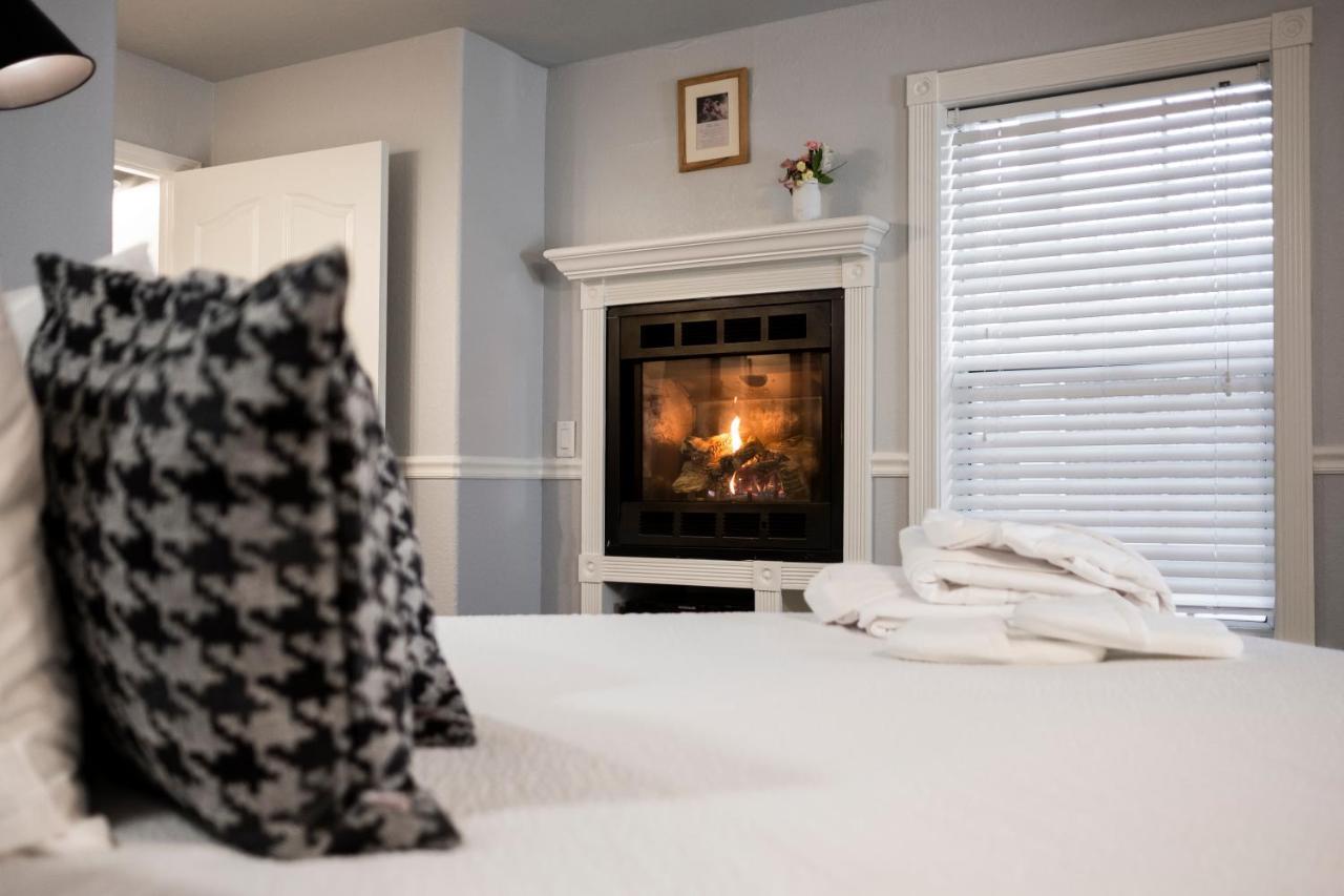 King Deluxe with Fireplace